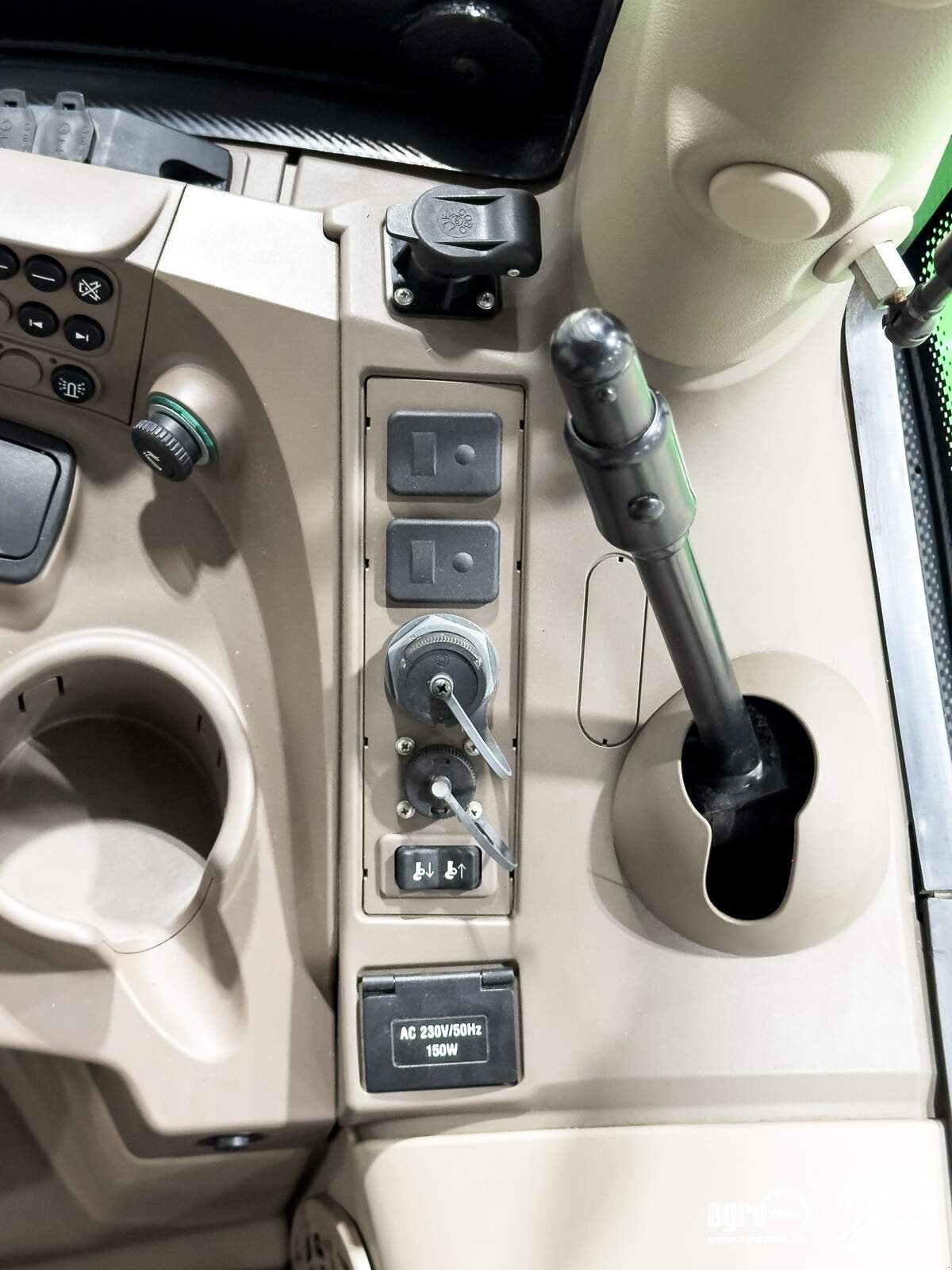 Traktor typu John Deere 6175R, Gebrauchtmaschine w Csengele (Zdjęcie 18)