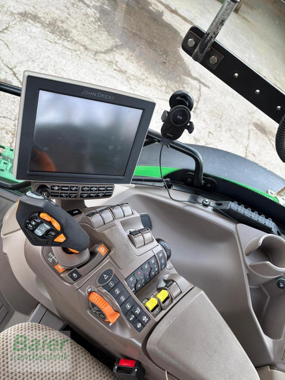 Traktor des Typs John Deere 6175R, Gebrauchtmaschine in OBERNDORF-HOCHMOESSINGEN (Bild 17)