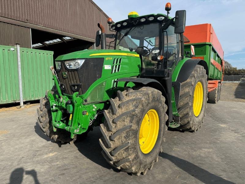 Traktor от тип John Deere 6175R, Gebrauchtmaschine в Wargnies Le Grand