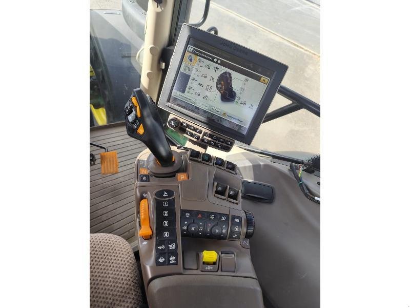 Traktor типа John Deere 6175R, Gebrauchtmaschine в SAINT GENEST D'AMBIERE (Фотография 9)
