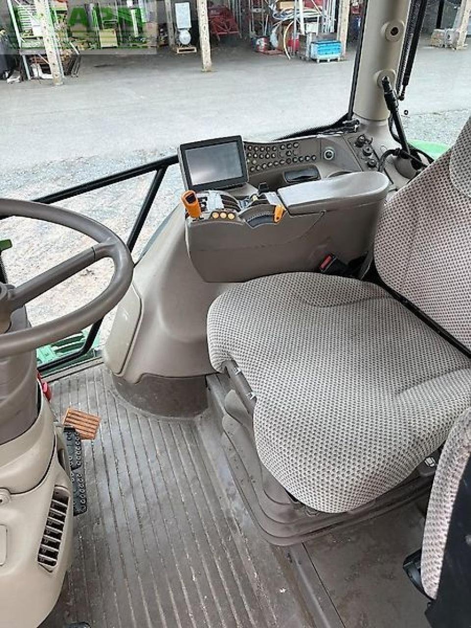 Traktor типа John Deere 6175r, Gebrauchtmaschine в NEUENDORF AM SPECK (Фотография 6)