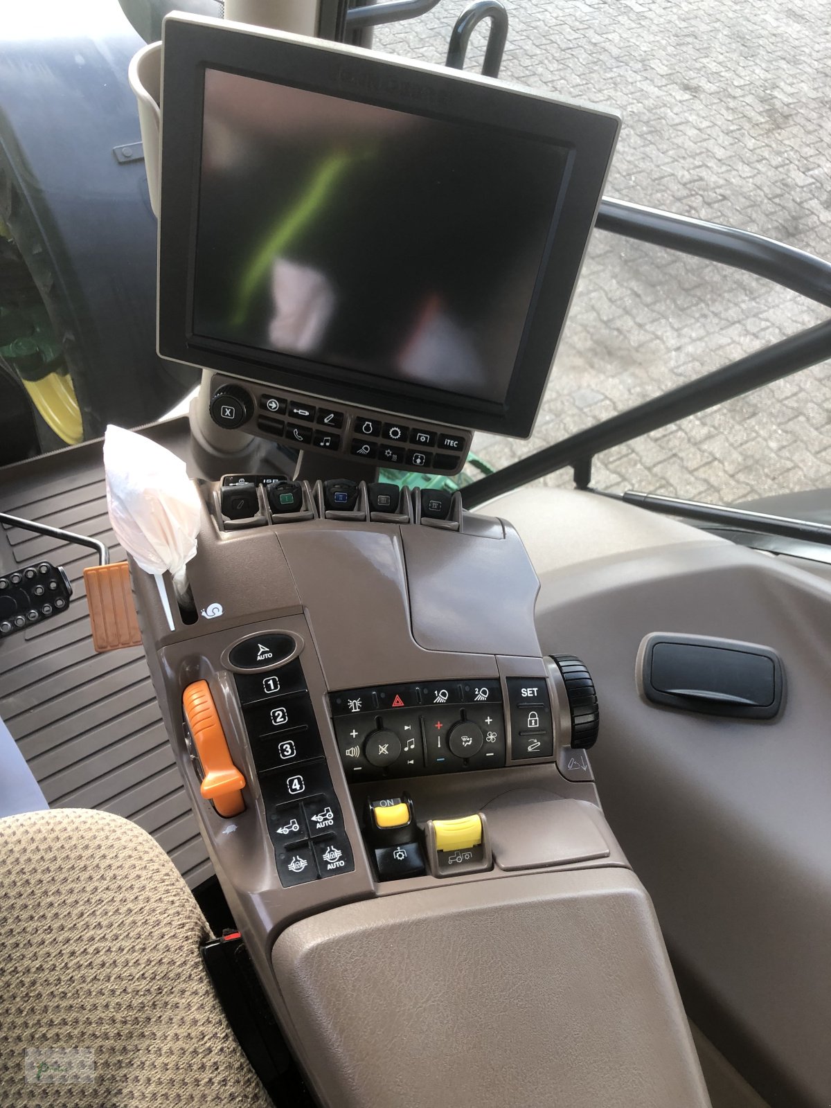 Traktor typu John Deere 6175R, Gebrauchtmaschine v Bad Kötzting (Obrázek 9)