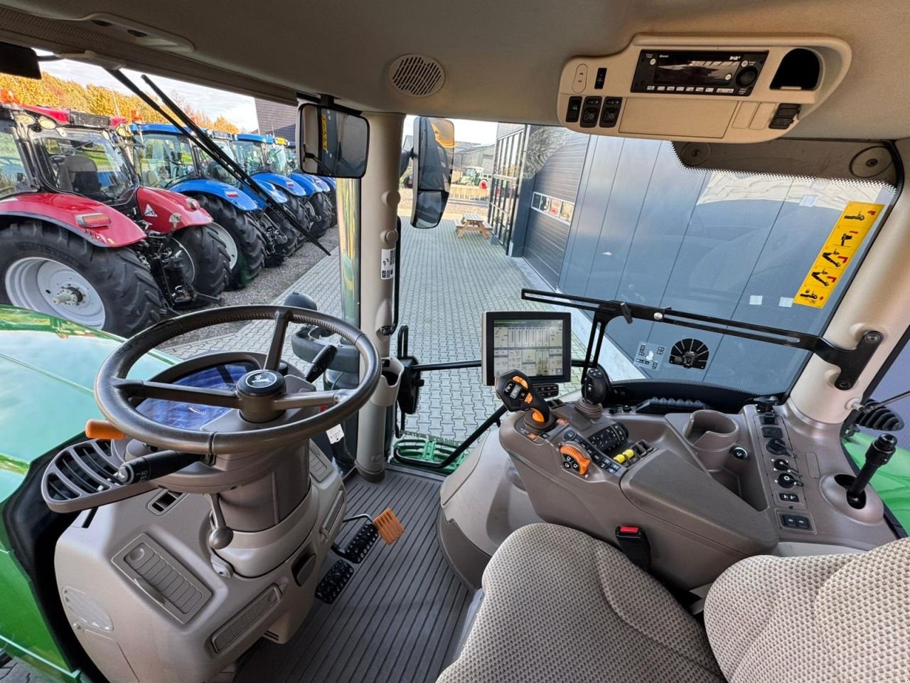 Traktor of the type John Deere 6175R, Gebrauchtmaschine in Daarle (Picture 10)