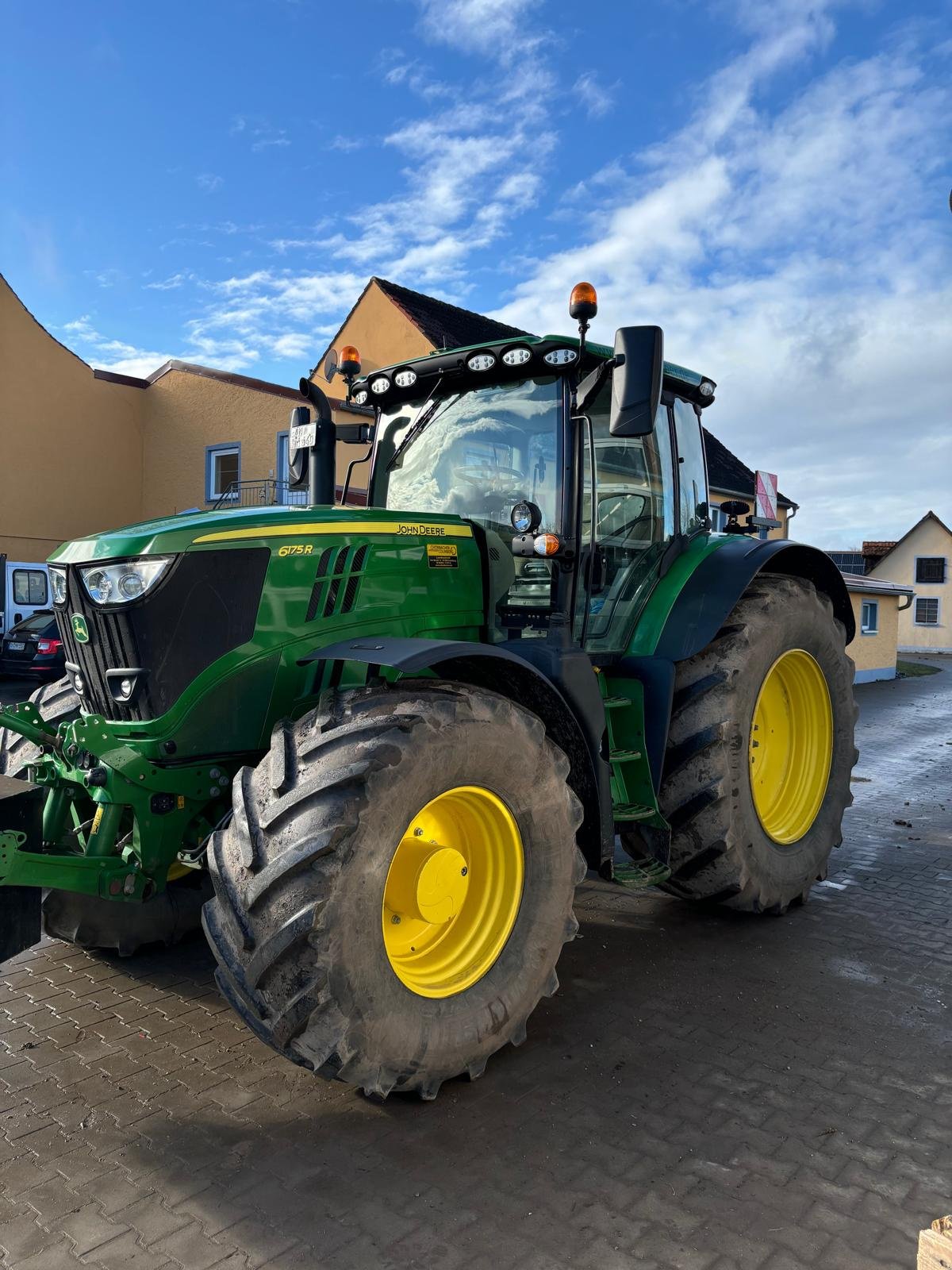 Traktor of the type John Deere 6175R, Gebrauchtmaschine in Leutershausen (Picture 1)