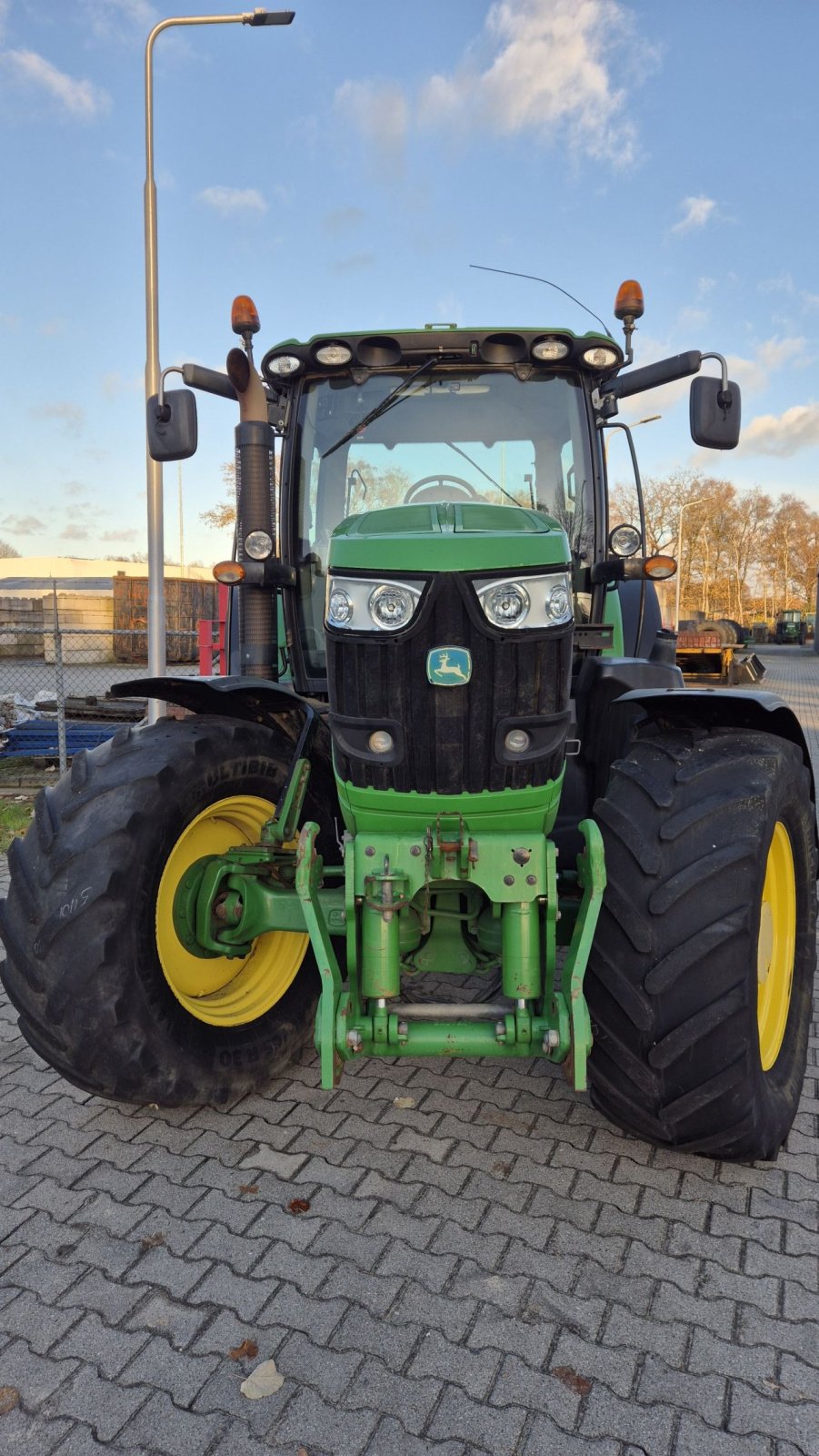 Traktor des Typs John Deere 6190R AP 50 Fronthef TLS HCS, Gebrauchtmaschine in Schoonebeek (Bild 3)
