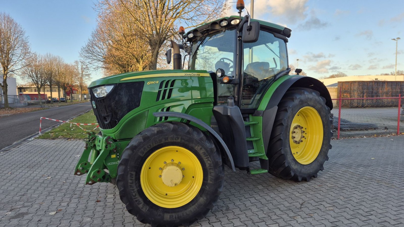 Traktor des Typs John Deere 6190R AP 50 Fronthef TLS HCS, Gebrauchtmaschine in Schoonebeek (Bild 2)