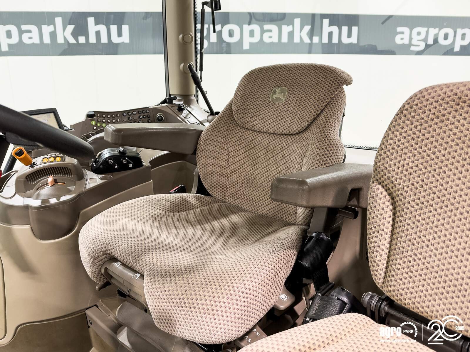 Traktor of the type John Deere 6190R, Gebrauchtmaschine in Csengele (Picture 11)