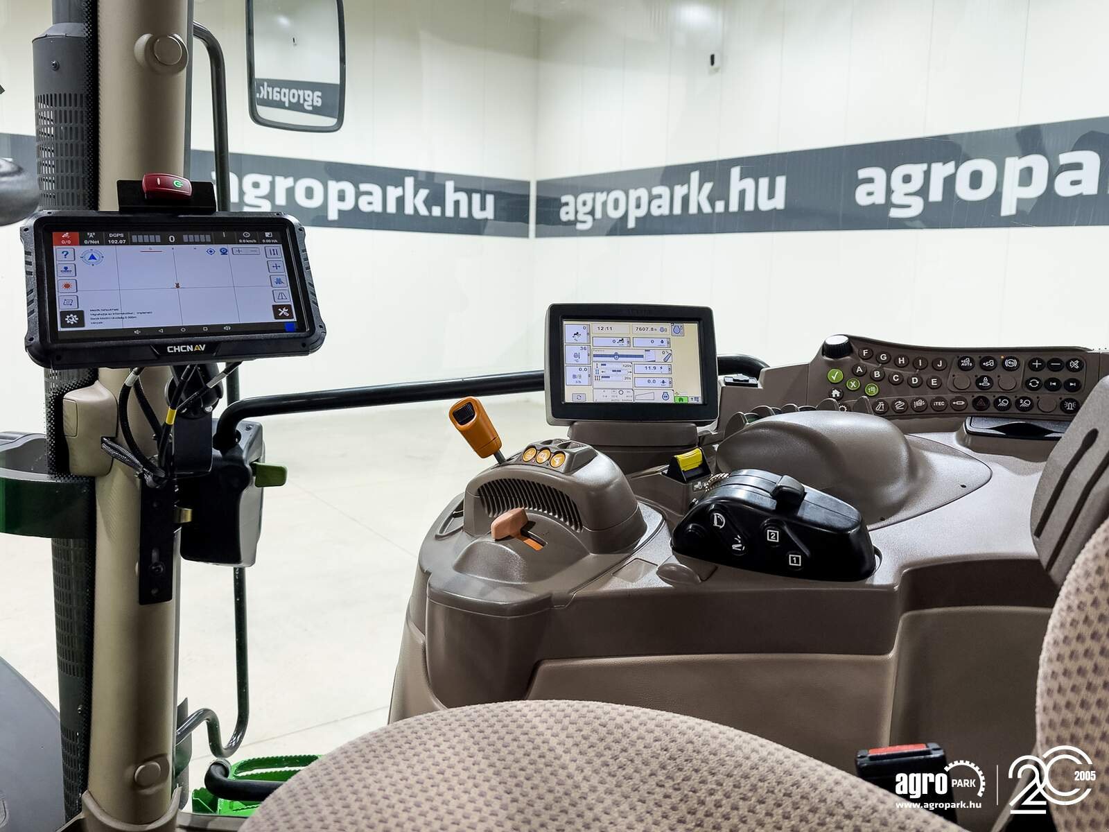 Traktor of the type John Deere 6190R, Gebrauchtmaschine in Csengele (Picture 12)