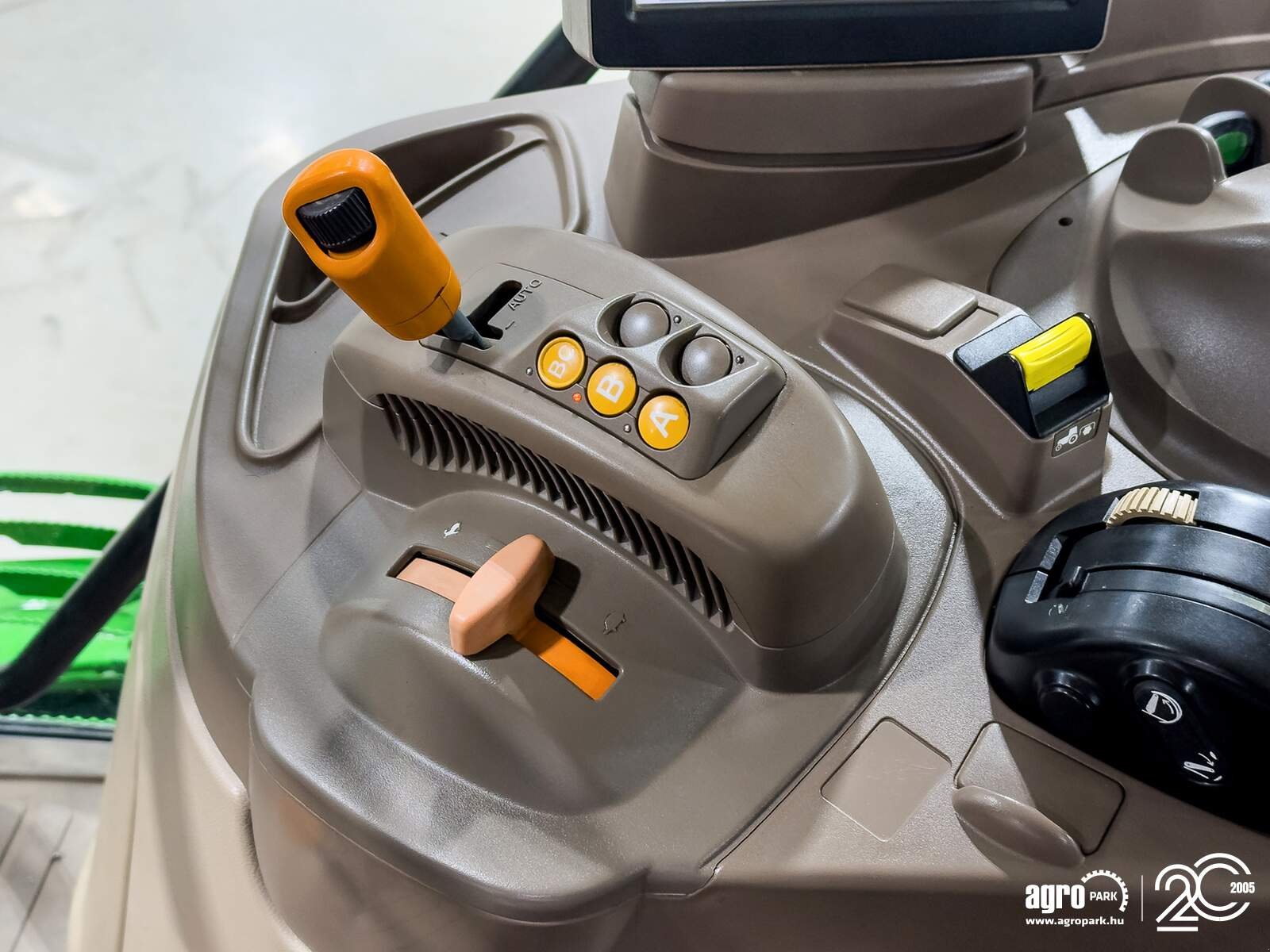 Traktor of the type John Deere 6190R, Gebrauchtmaschine in Csengele (Picture 13)