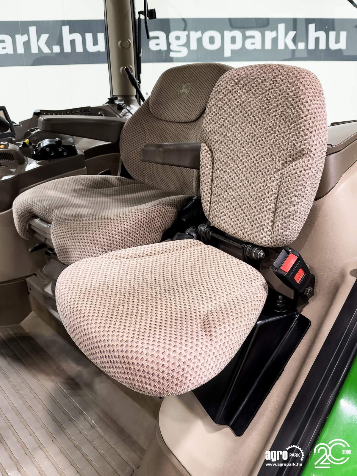 Traktor of the type John Deere 6190R, Gebrauchtmaschine in Csengele (Picture 28)