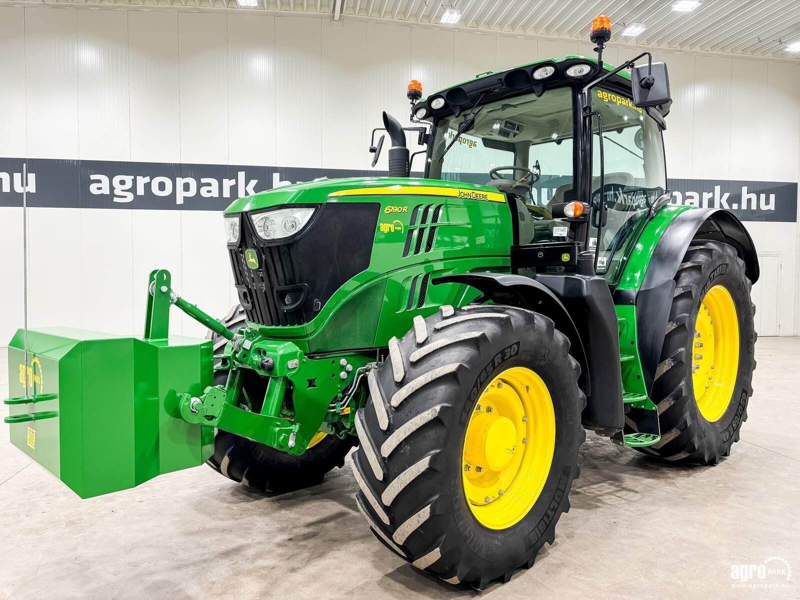 Traktor типа John Deere 6190R, Gebrauchtmaschine в Csengele (Фотография 1)