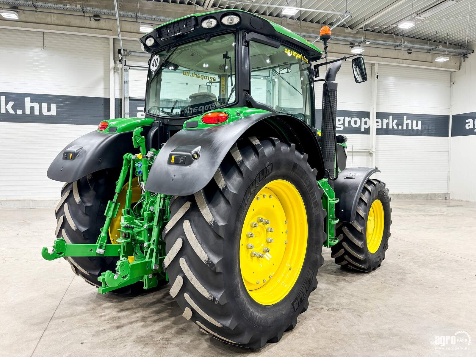 Traktor типа John Deere 6190R, Gebrauchtmaschine в Csengele (Фотография 3)