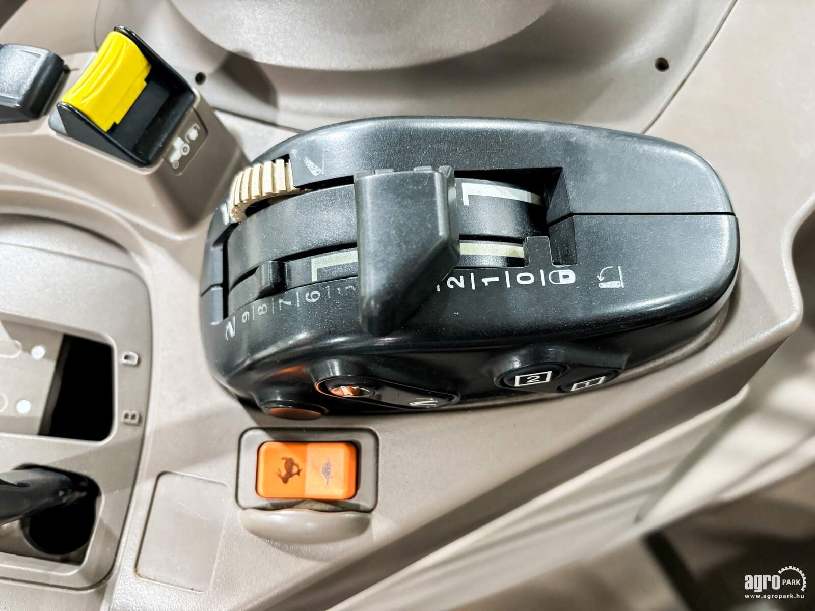 Traktor типа John Deere 6190R, Gebrauchtmaschine в Csengele (Фотография 12)