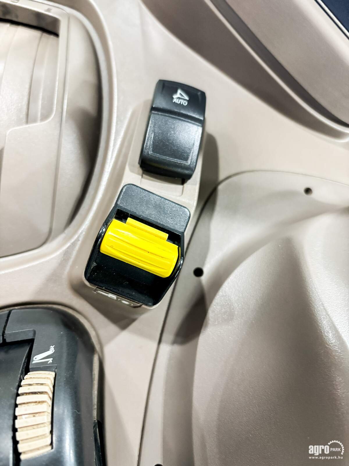 Traktor типа John Deere 6190R, Gebrauchtmaschine в Csengele (Фотография 13)