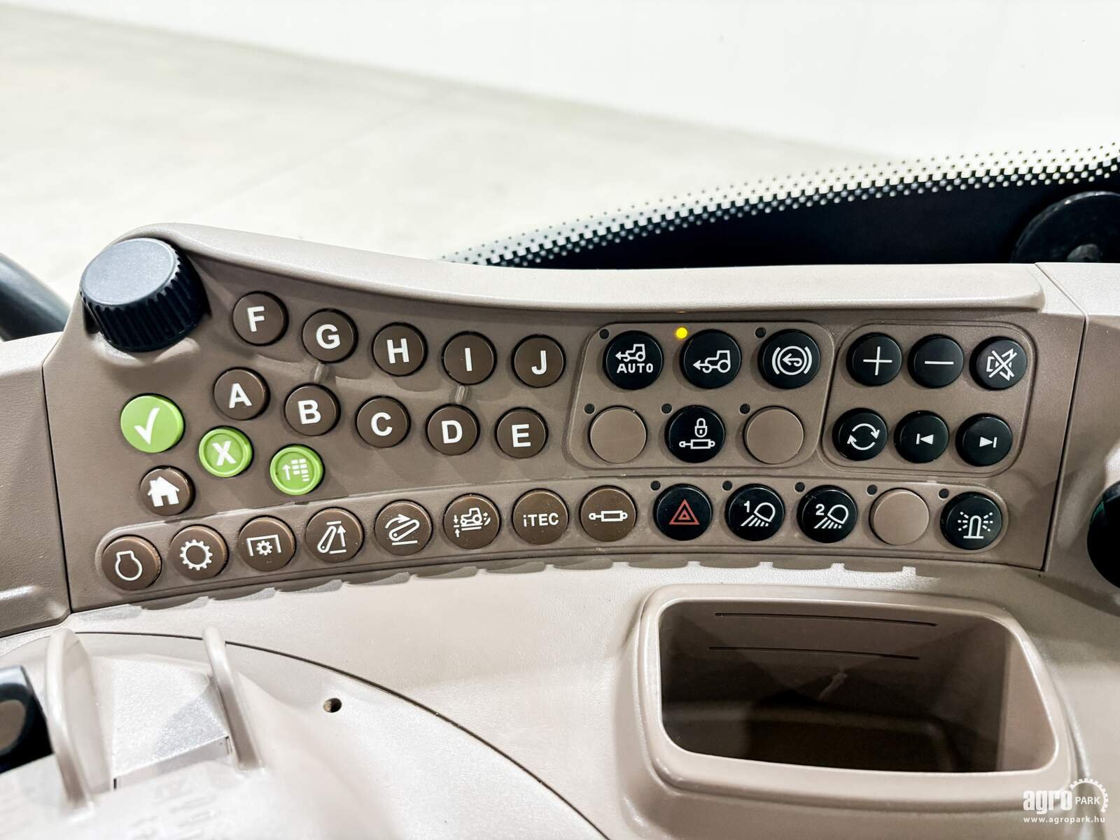 Traktor типа John Deere 6190R, Gebrauchtmaschine в Csengele (Фотография 15)