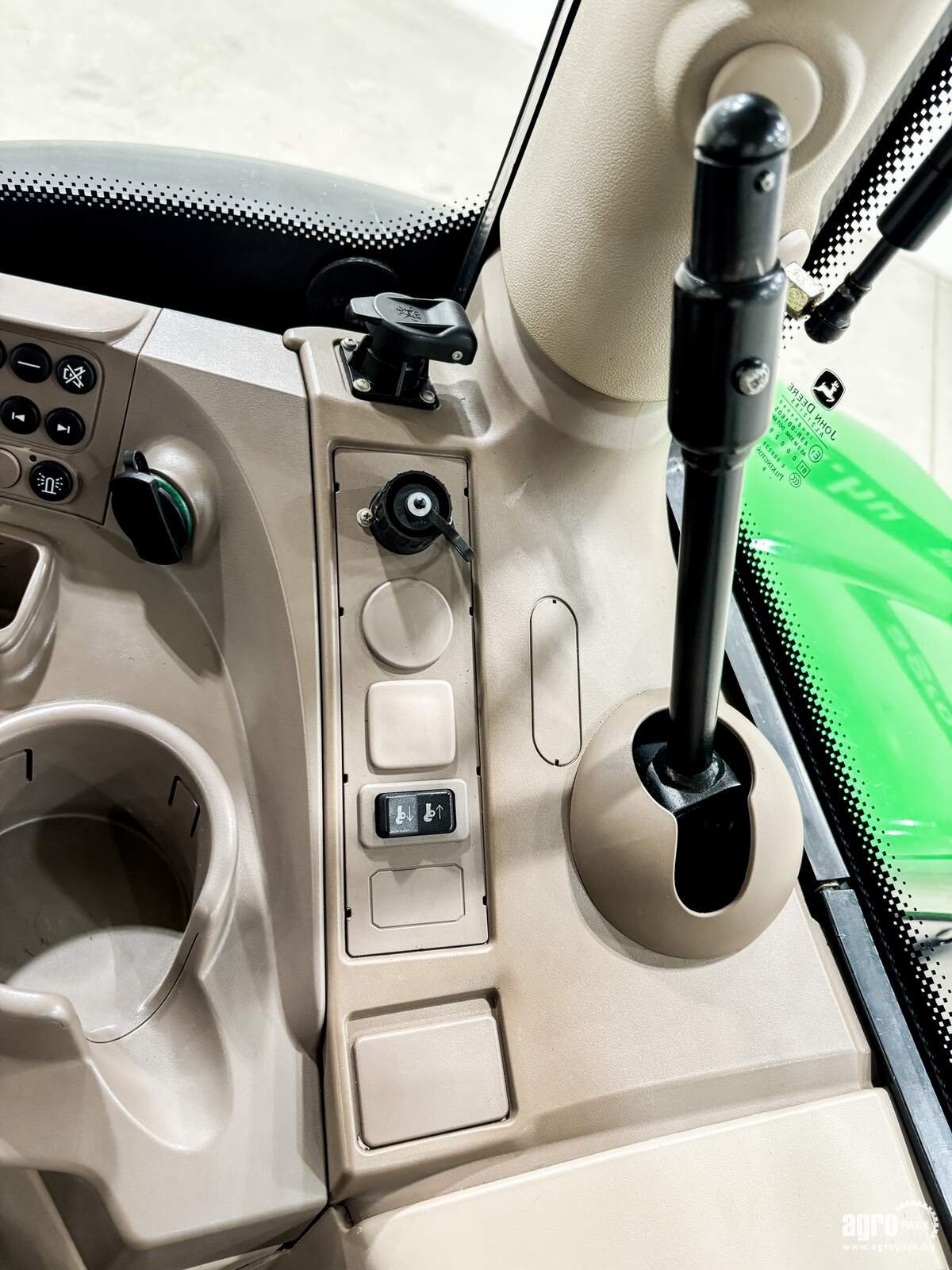 Traktor типа John Deere 6190R, Gebrauchtmaschine в Csengele (Фотография 16)