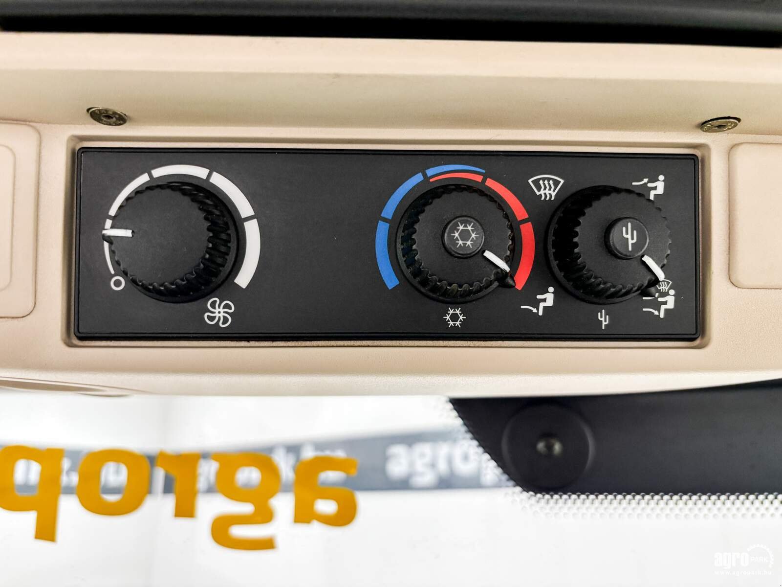 Traktor типа John Deere 6190R, Gebrauchtmaschine в Csengele (Фотография 23)