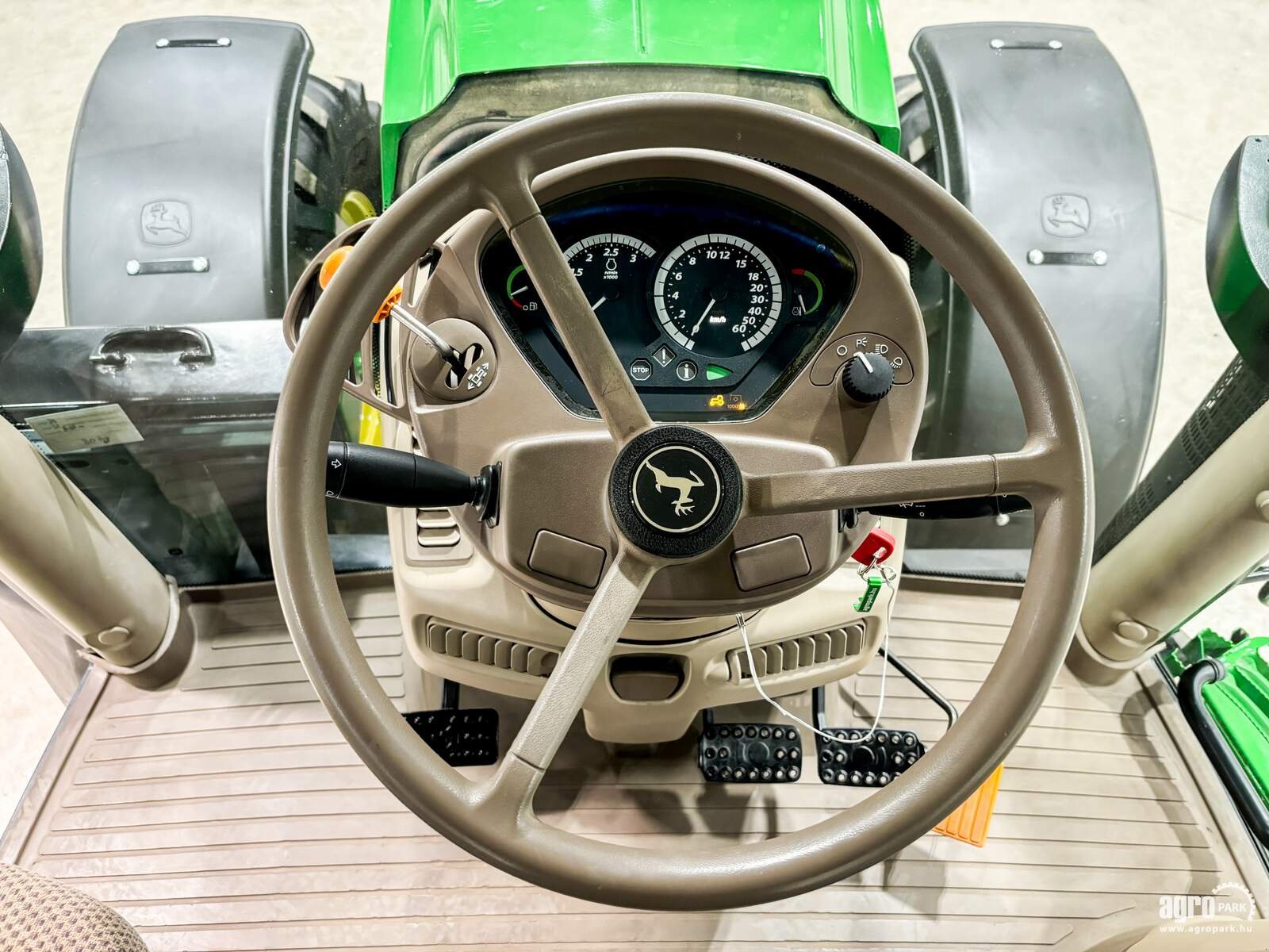 Traktor типа John Deere 6190R, Gebrauchtmaschine в Csengele (Фотография 27)