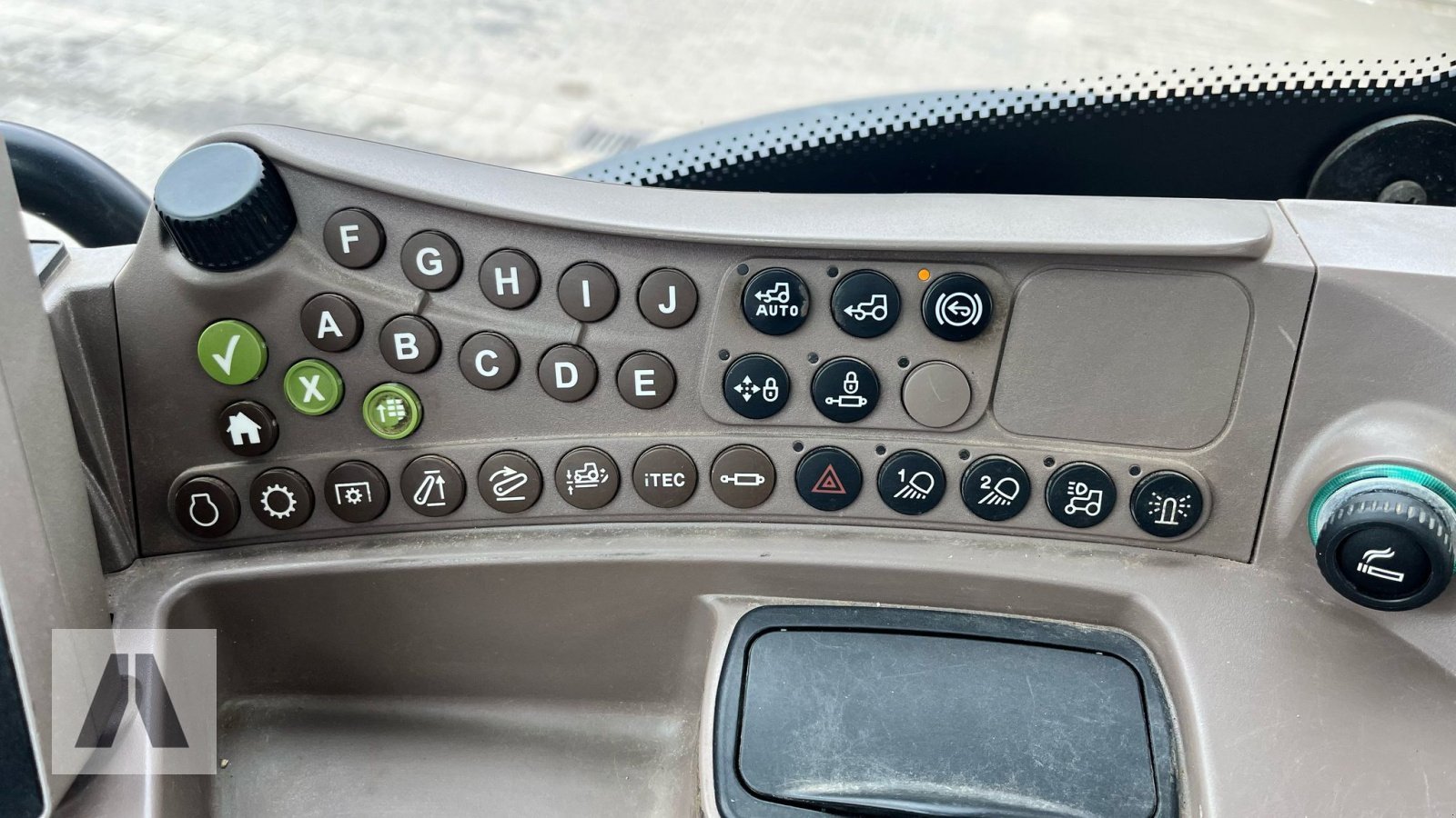 Traktor typu John Deere 6190R, Gebrauchtmaschine v Regensburg (Obrázek 24)