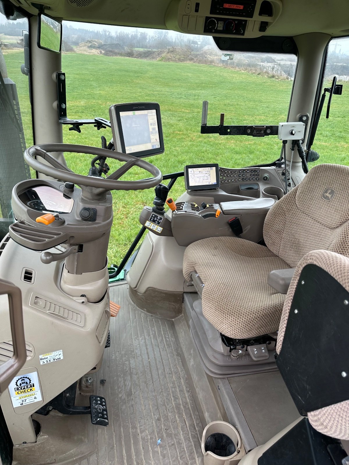 Traktor van het type John Deere 6190R, Gebrauchtmaschine in Stephanskirchen (Foto 10)