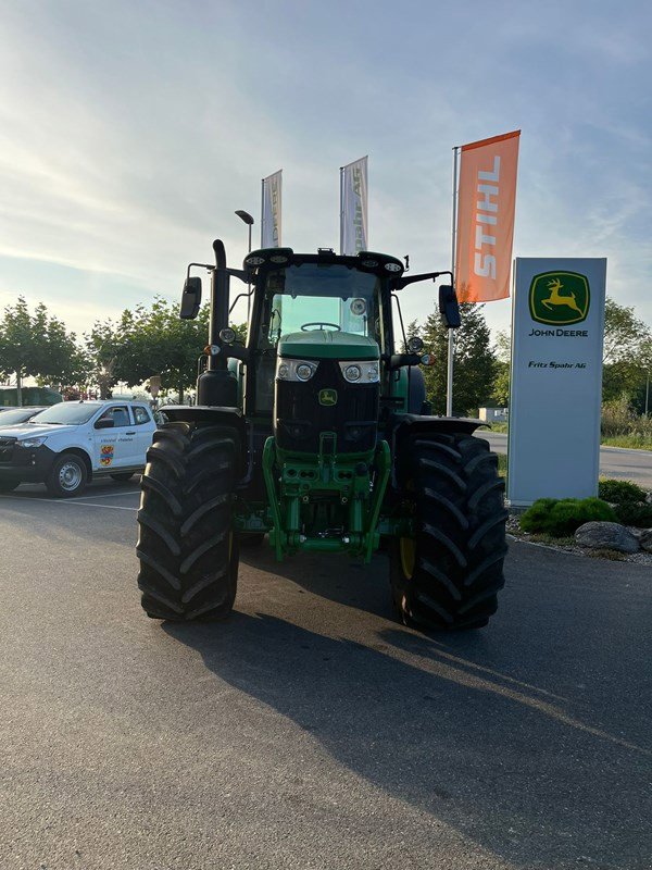 Traktor des Typs John Deere 6195 M, Ausstellungsmaschine in Lengnau (Bild 2)