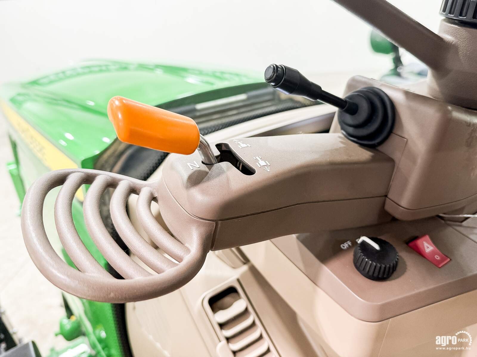 Traktor типа John Deere 6195M, Gebrauchtmaschine в Csengele (Фотография 14)