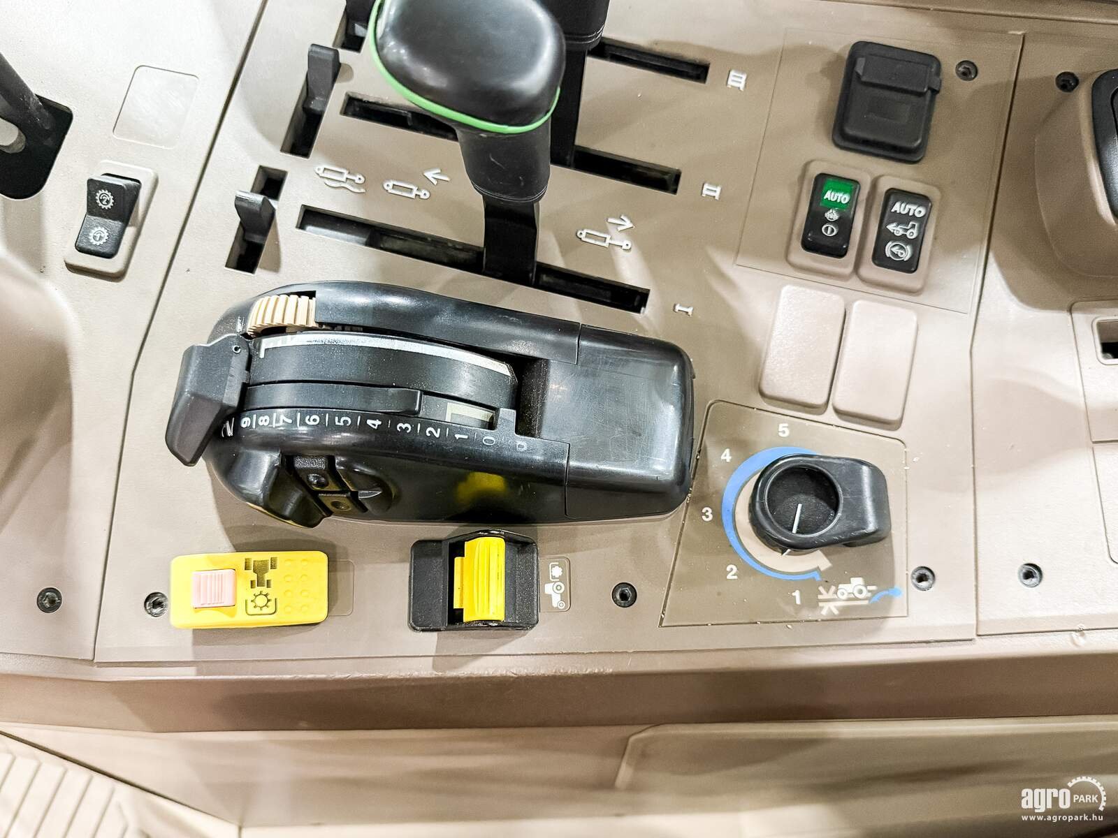 Traktor типа John Deere 6195M, Gebrauchtmaschine в Csengele (Фотография 22)
