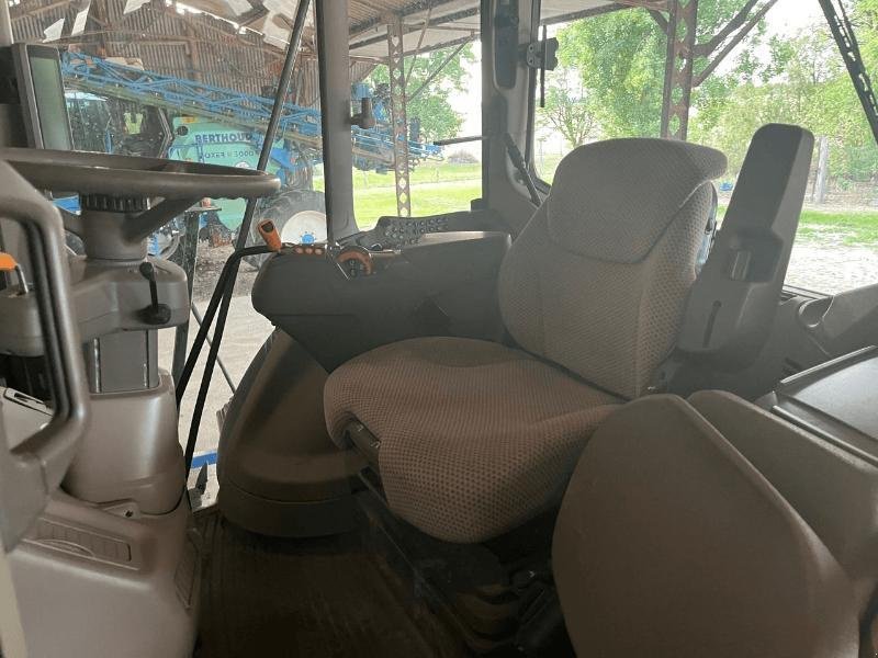 Traktor типа John Deere 6195M, Gebrauchtmaschine в SAINT-GERMAIN DU PUY (Фотография 6)