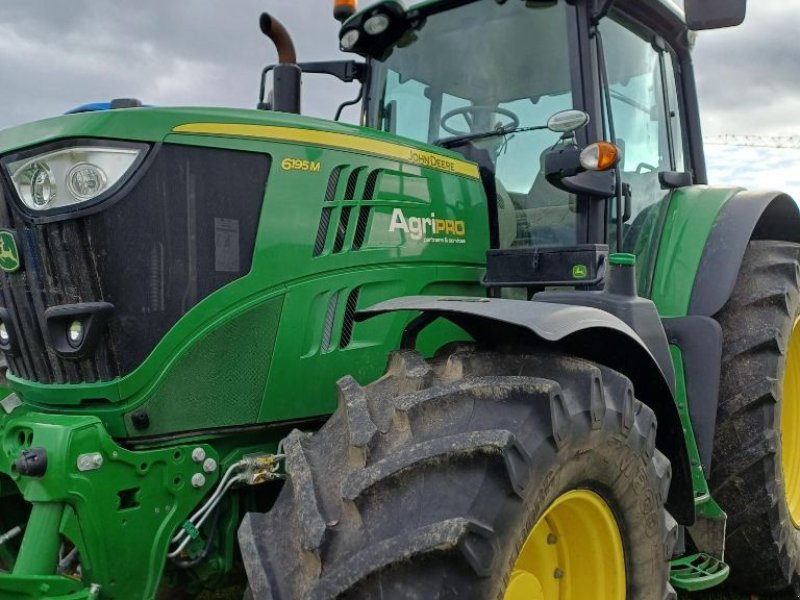 Traktor типа John Deere 6195M, Gebrauchtmaschine в PUSEY