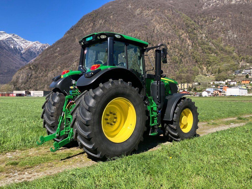 Traktor typu John Deere 6195M, Ausstellungsmaschine w Arbedo (Zdjęcie 4)