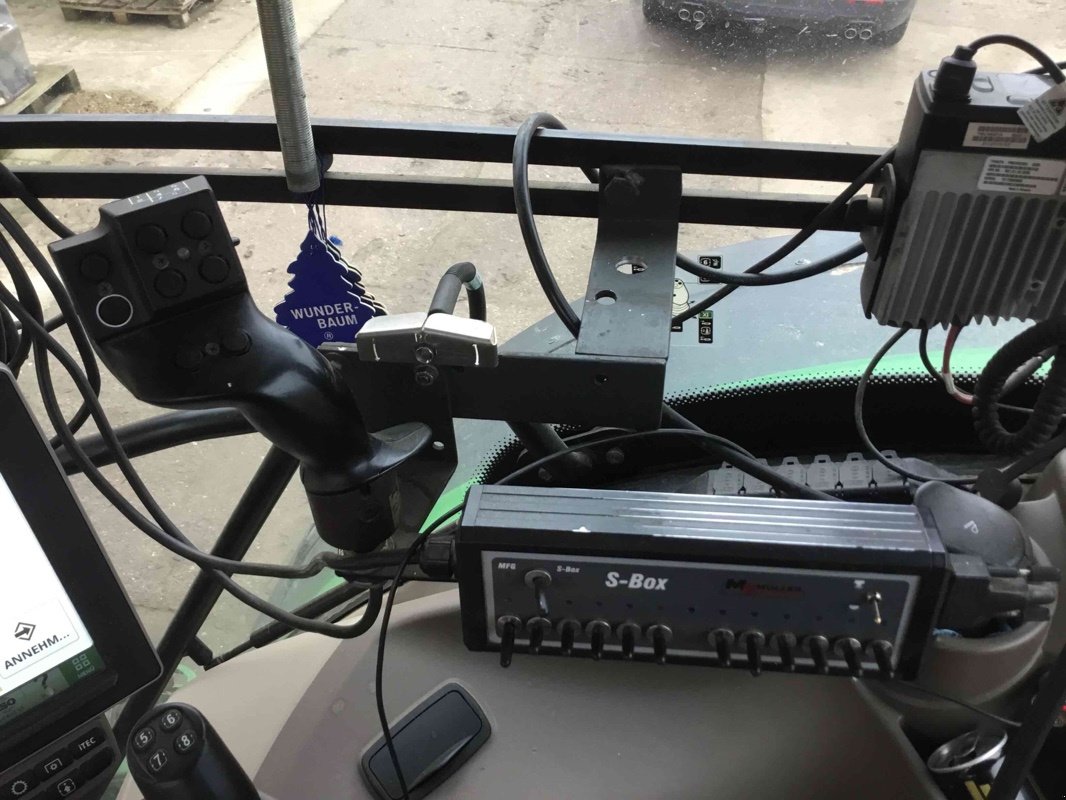 Traktor of the type John Deere 6195R MY17 AP 40, Gebrauchtmaschine in Neubrandenburg (Picture 16)