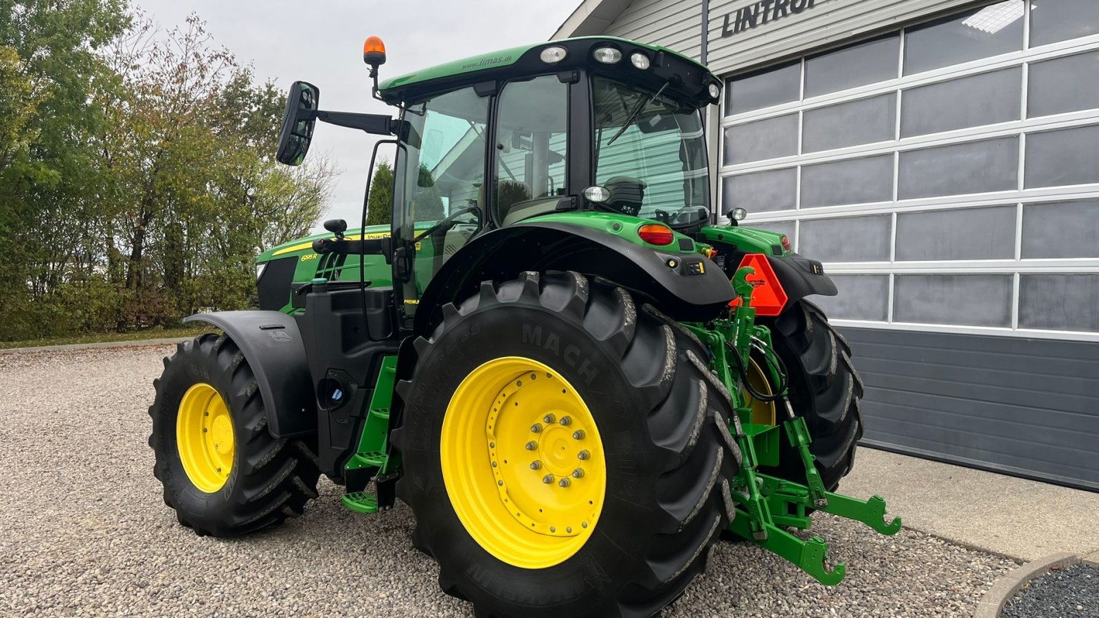 Traktor типа John Deere 6195R Premium Edition med frontlift, Gebrauchtmaschine в Lintrup (Фотография 3)