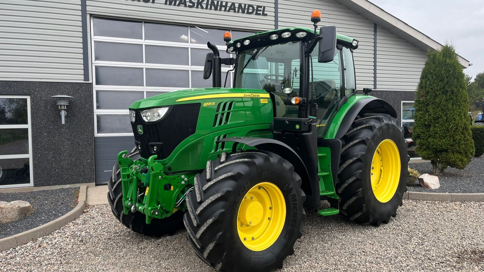 Traktor типа John Deere 6195R Premium Edition med frontlift, Gebrauchtmaschine в Lintrup (Фотография 2)