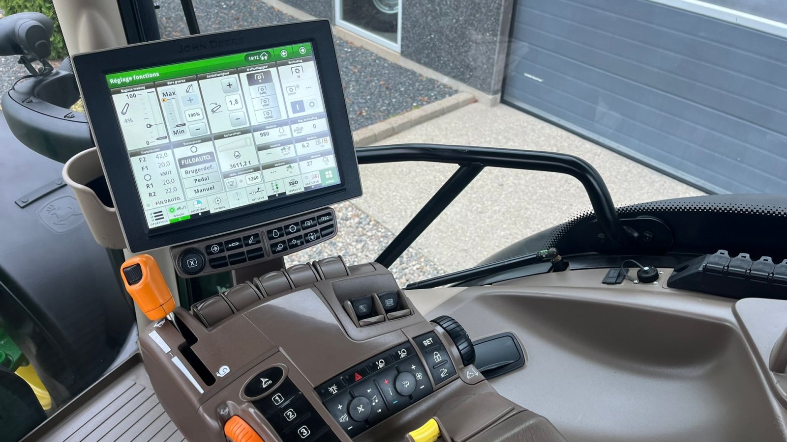 Traktor типа John Deere 6195R Premium Edition med frontlift, Gebrauchtmaschine в Lintrup (Фотография 9)