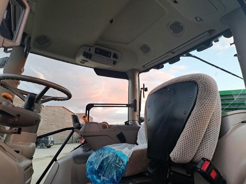 Traktor of the type John Deere 6195R, Gebrauchtmaschine in SAINT-GERMAIN DU PUY (Picture 6)