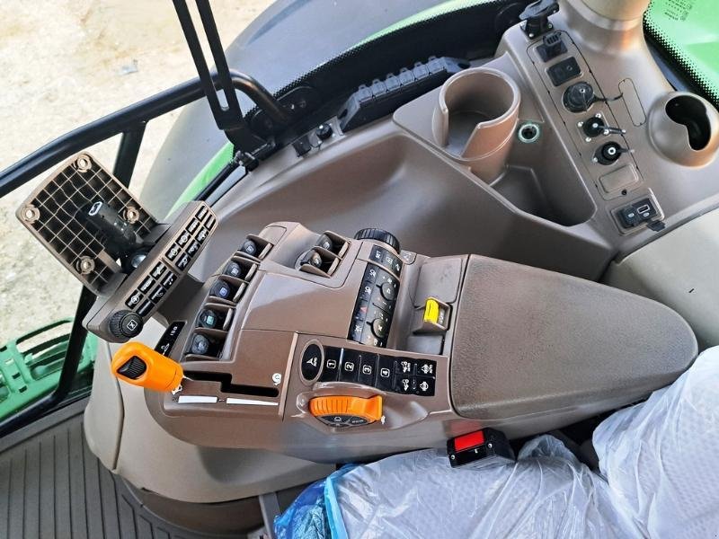 Traktor of the type John Deere 6195R, Gebrauchtmaschine in SAINT-GERMAIN DU PUY (Picture 7)