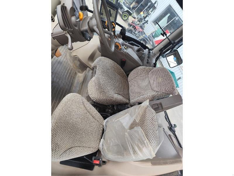 Traktor of the type John Deere 6195R, Gebrauchtmaschine in SAINT GENEST D'AMBIERE (Picture 8)