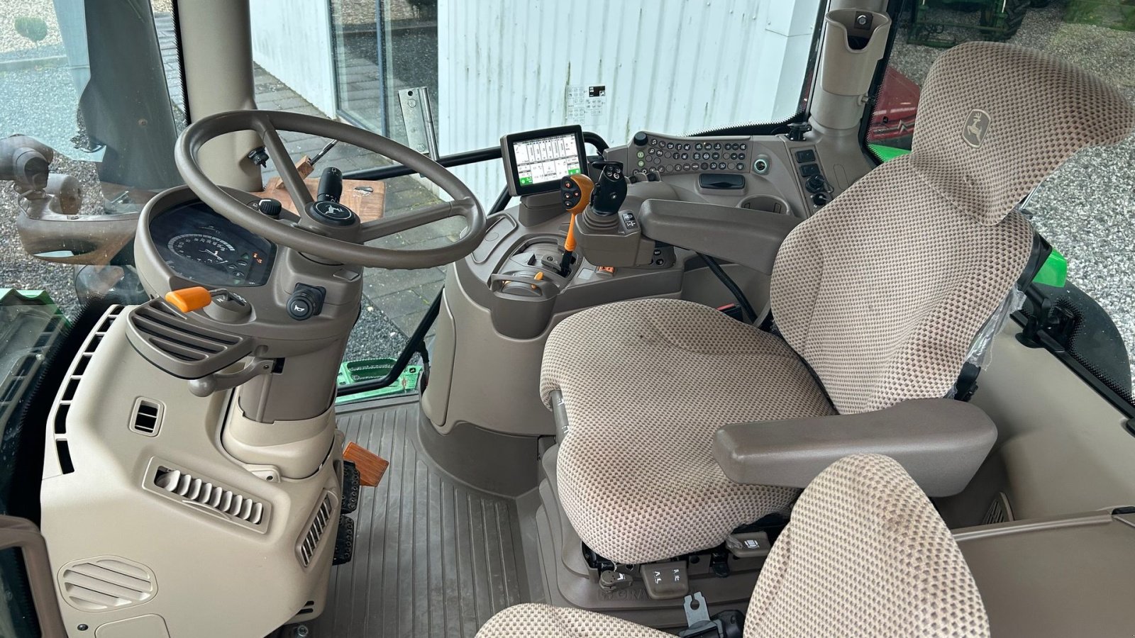 Traktor типа John Deere 6195R, Gebrauchtmaschine в Thorsø (Фотография 18)