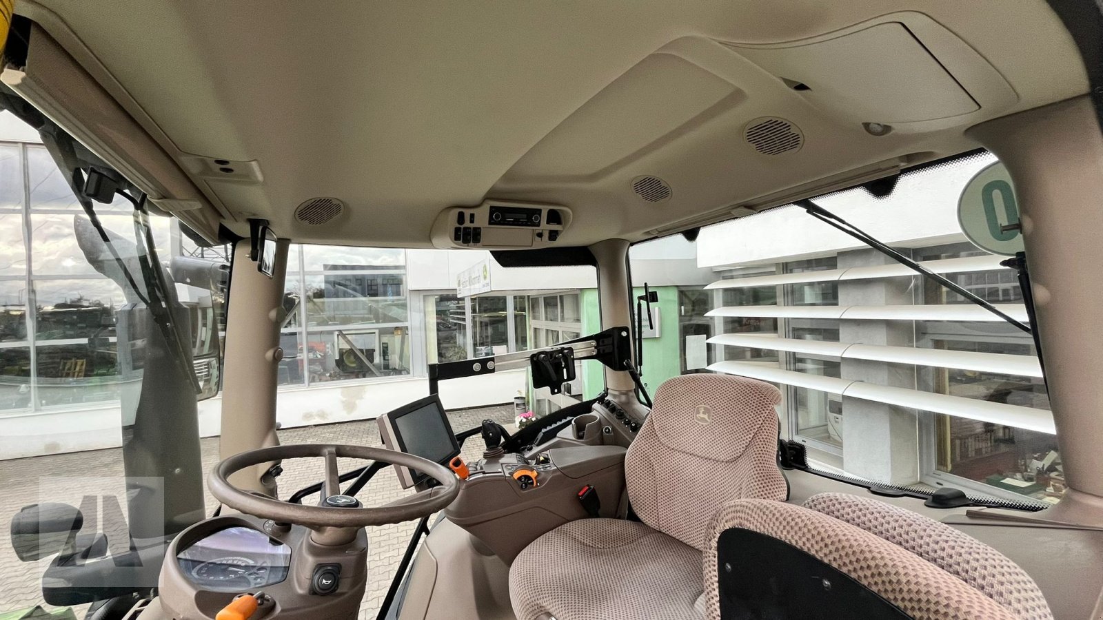 Traktor типа John Deere 6195R, Gebrauchtmaschine в Regensburg (Фотография 4)