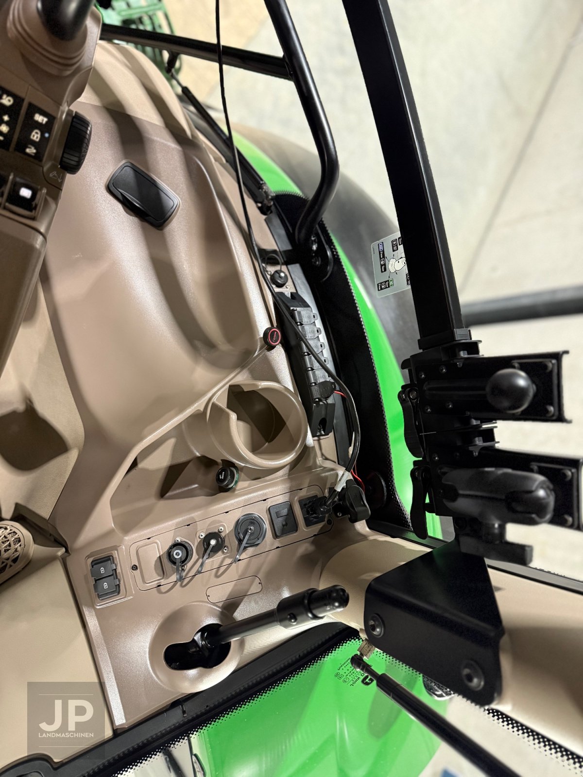 Traktor van het type John Deere 6195R, Gebrauchtmaschine in Kastl (Foto 13)