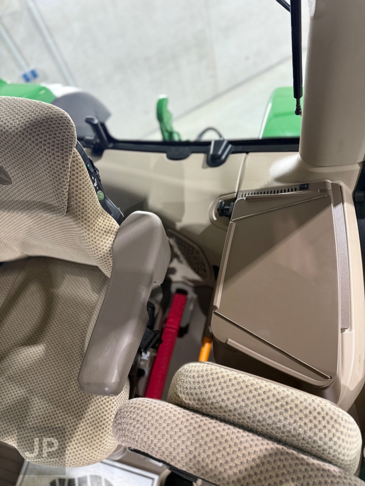 Traktor van het type John Deere 6195R, Gebrauchtmaschine in Kastl (Foto 15)