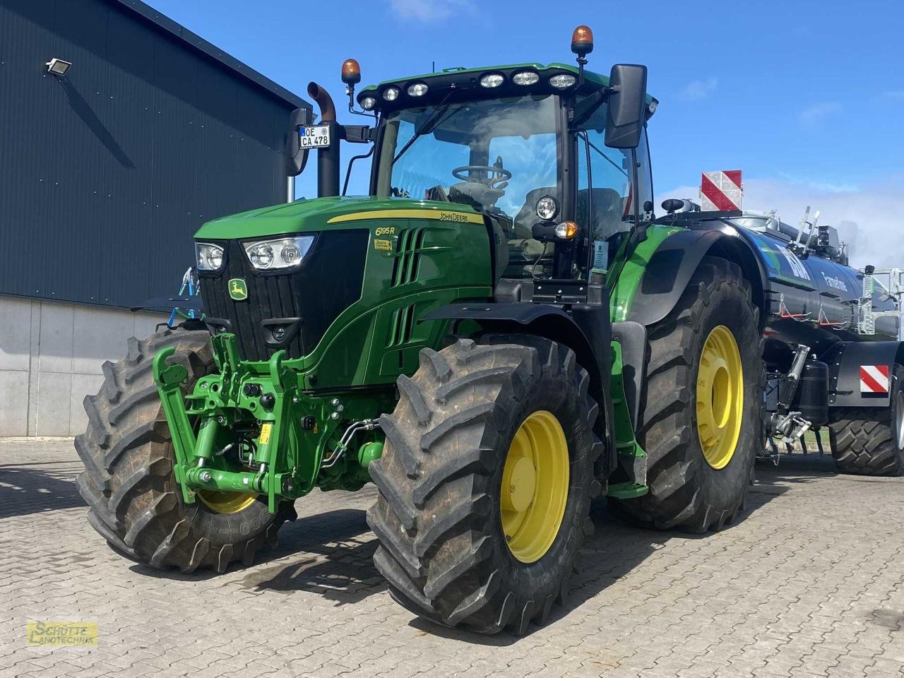 Traktor des Typs John Deere 6195R, Neumaschine in Marsberg-Giershagen (Bild 1)