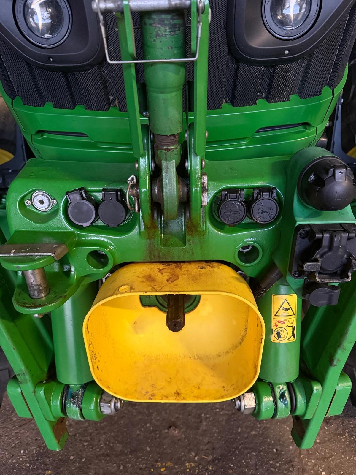 Traktor van het type John Deere 6195R, Gebrauchtmaschine in Aholming (Foto 10)