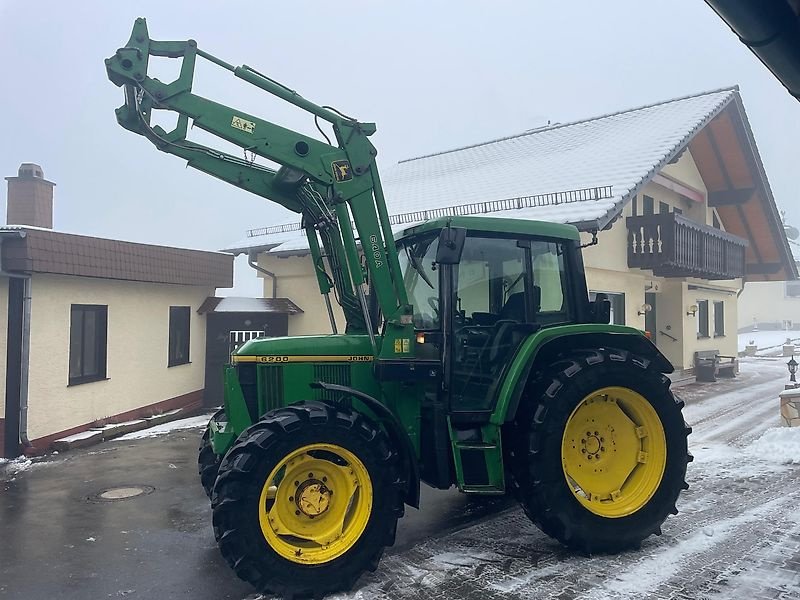 Traktor от тип John Deere 6200 A Allradtraktor mit Frontlader - TÜV - 40km/h wie 6100 6300 6400, Gebrauchtmaschine в Niedernhausen OT Engenhahn (Снимка 8)