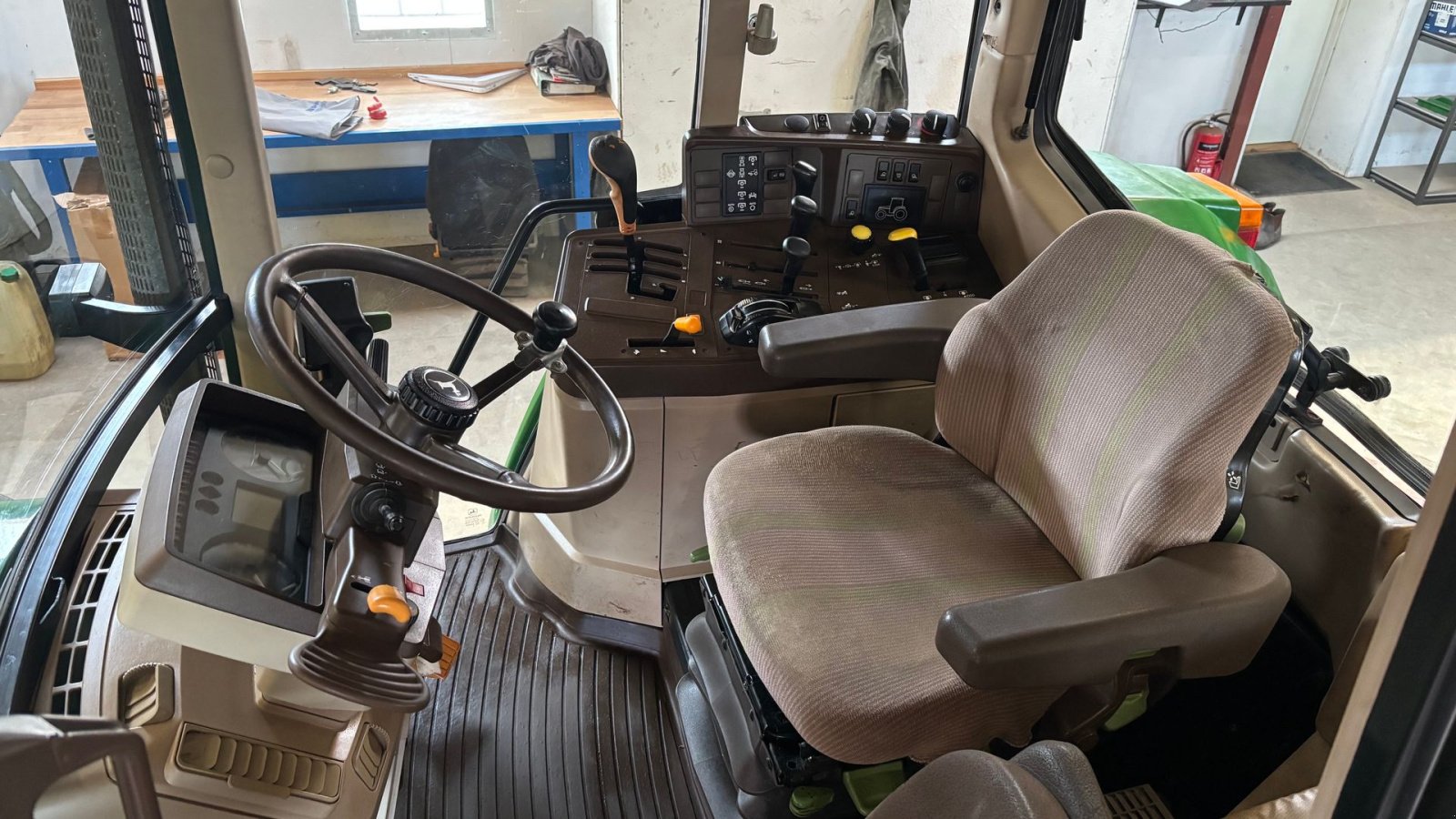 Traktor от тип John Deere 6210, Gebrauchtmaschine в Thorsø (Снимка 17)