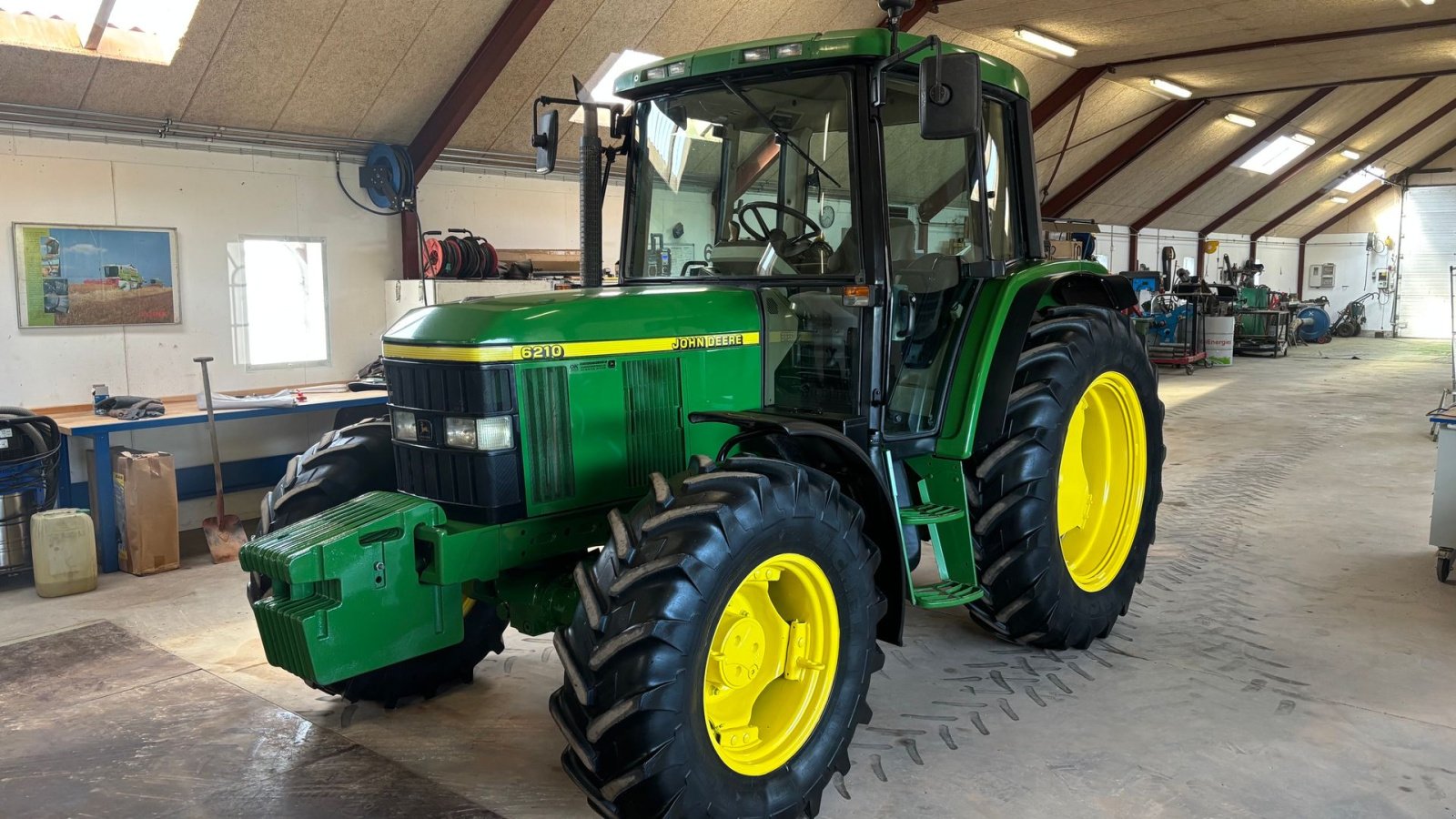 Traktor от тип John Deere 6210, Gebrauchtmaschine в Thorsø (Снимка 2)
