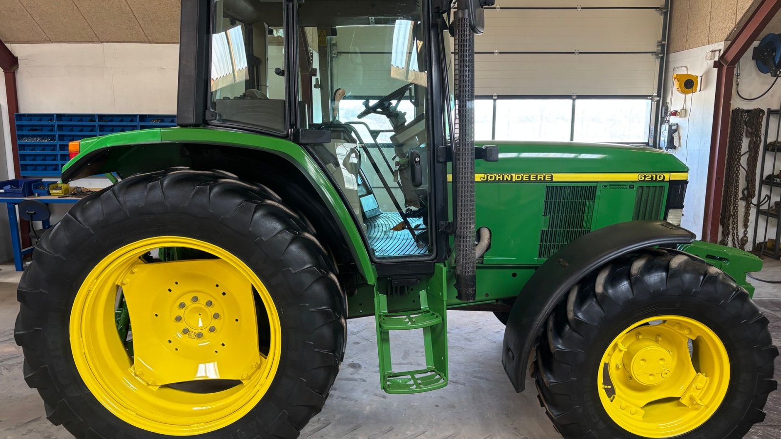 Traktor от тип John Deere 6210, Gebrauchtmaschine в Thorsø (Снимка 13)