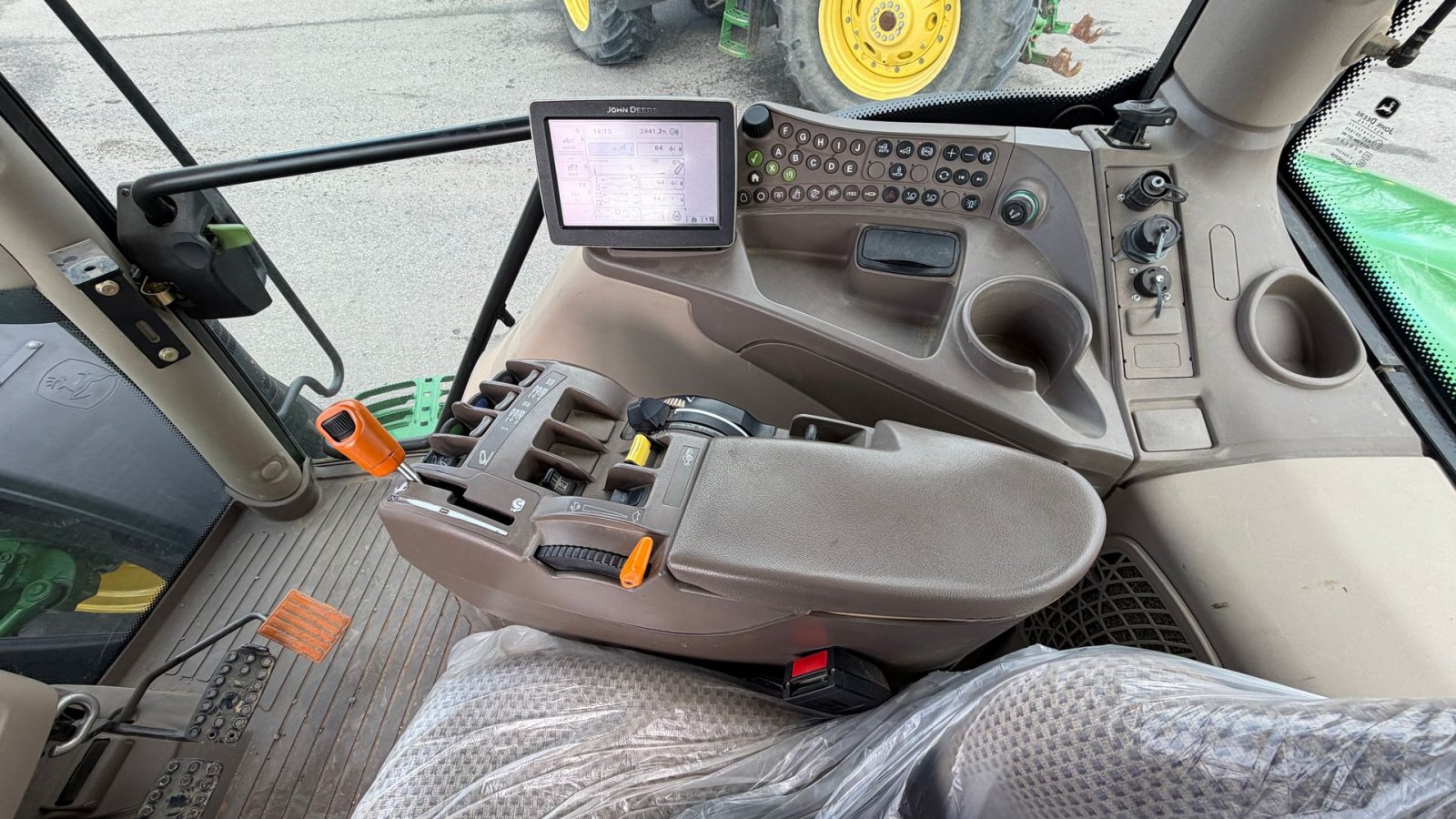 Traktor tipa John Deere 6210R KUN 3900 TIMER!, Gebrauchtmaschine u Nørager (Slika 18)