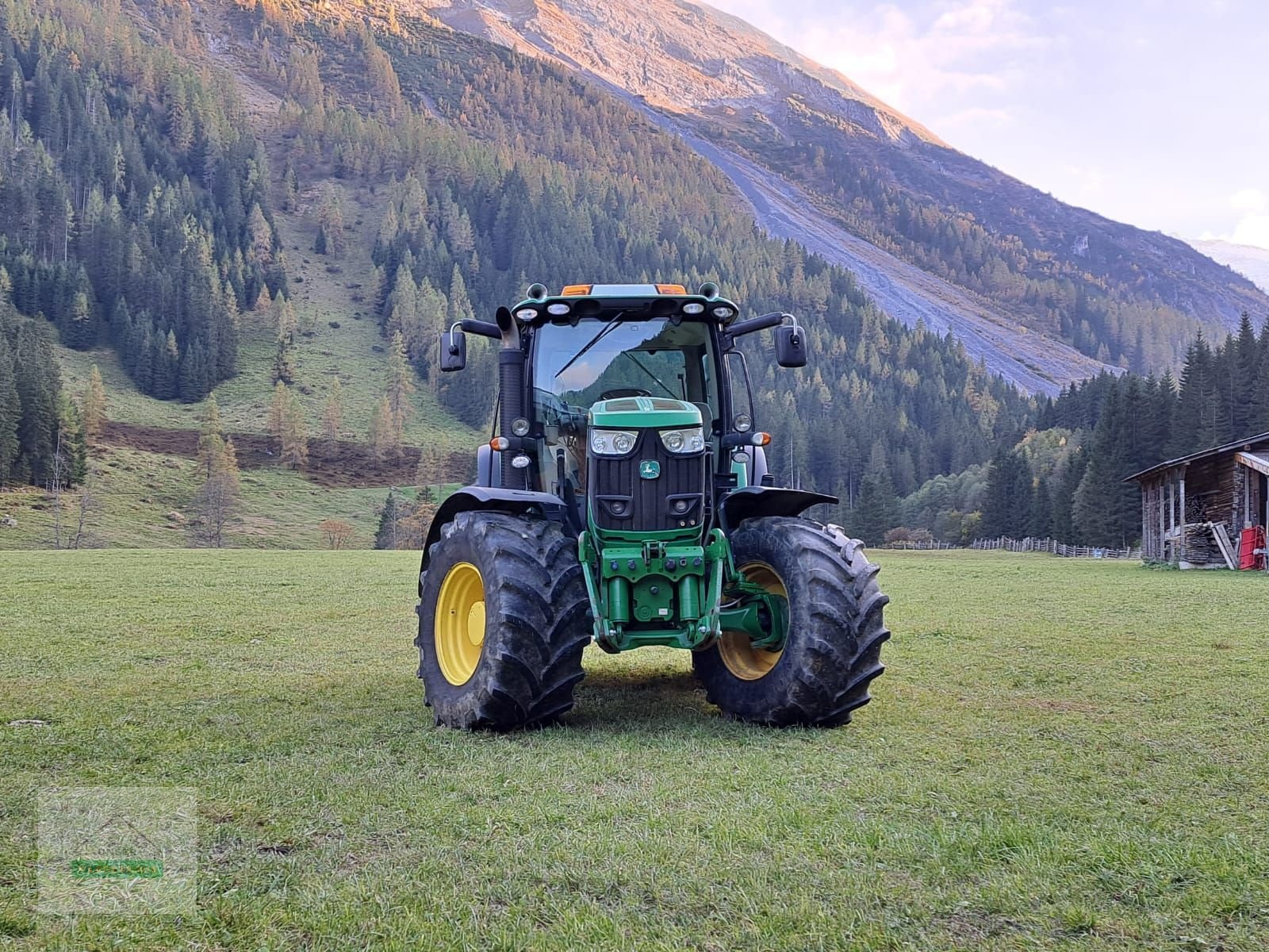 Traktor типа John Deere 6210R, Gebrauchtmaschine в Schlitters (Фотография 4)