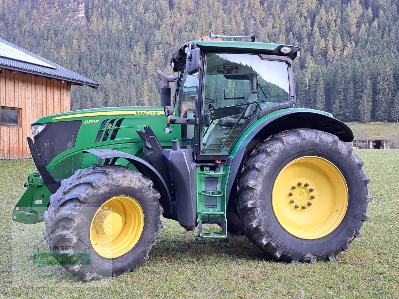 Traktor типа John Deere 6210R, Gebrauchtmaschine в Schlitters
